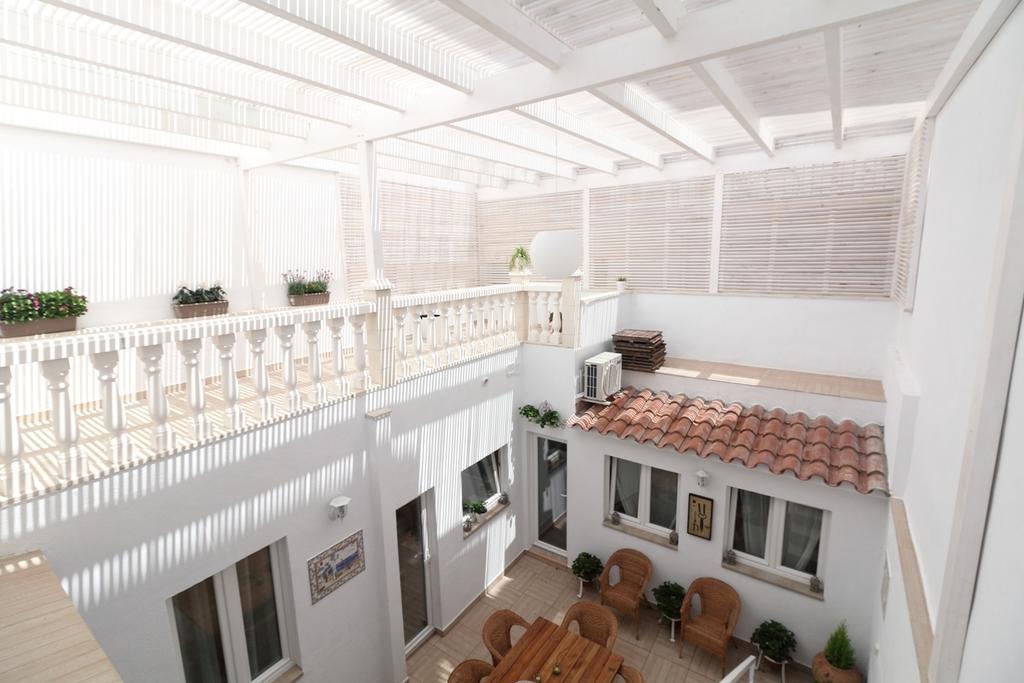 Sitges Centre Mediterranean House- 5 Bedroom, 4 Bathroom, Terrace Courtyard, Private Rooptop Pool Exterior photo