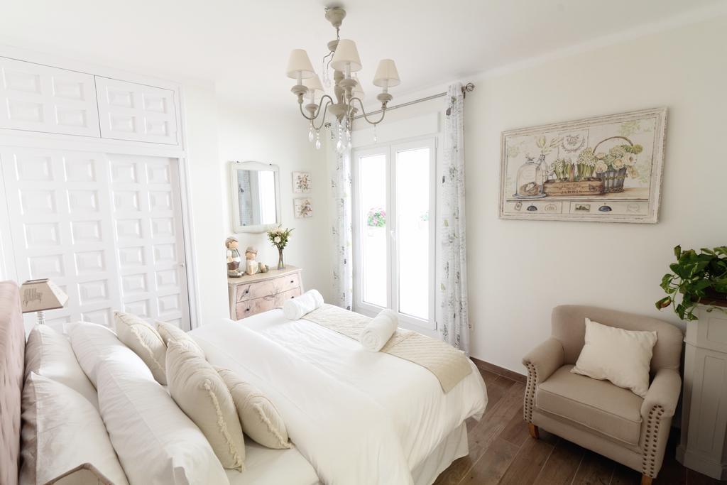 Sitges Centre Mediterranean House- 5 Bedroom, 4 Bathroom, Terrace Courtyard, Private Rooptop Pool Exterior photo
