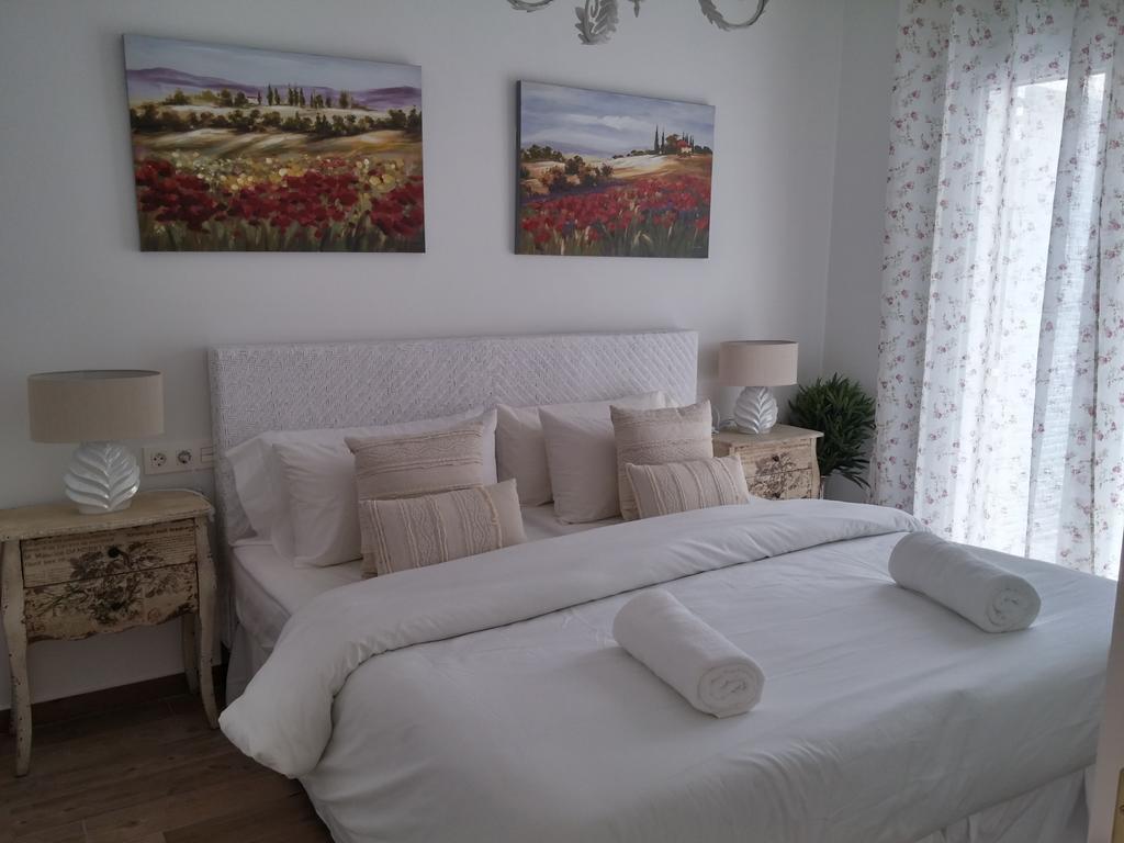Sitges Centre Mediterranean House- 5 Bedroom, 4 Bathroom, Terrace Courtyard, Private Rooptop Pool Room photo